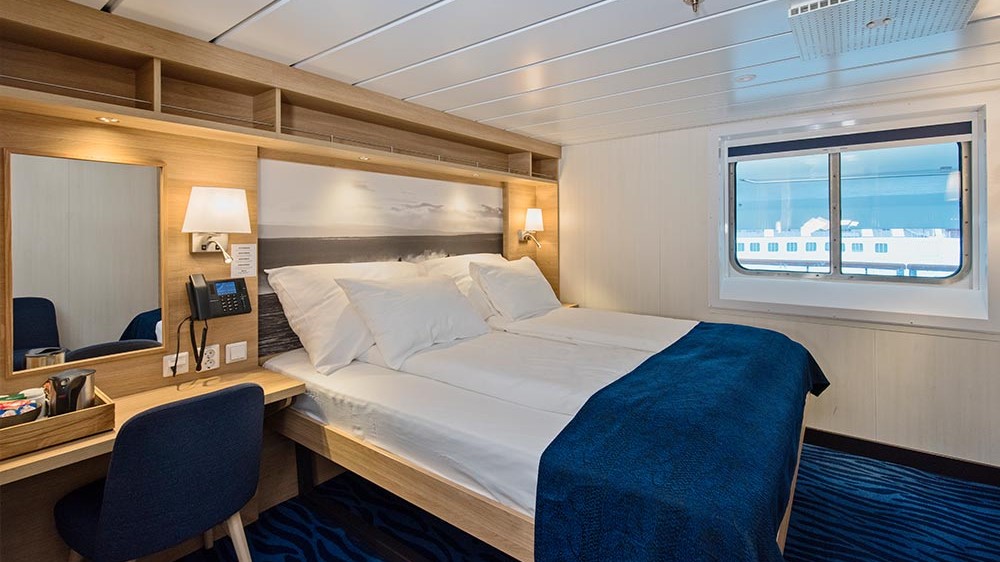 Arctic Superior Outside Cabin for 2 to 4 travelers