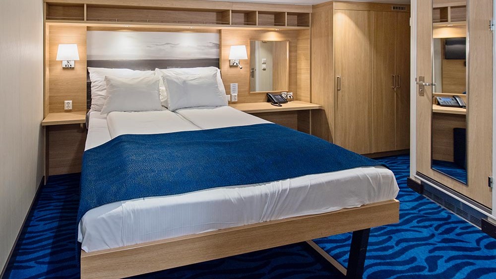 Polar Inside Cabin for 2 travelers