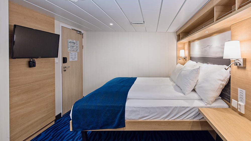 Polar Inside Cabin for 2 travelers