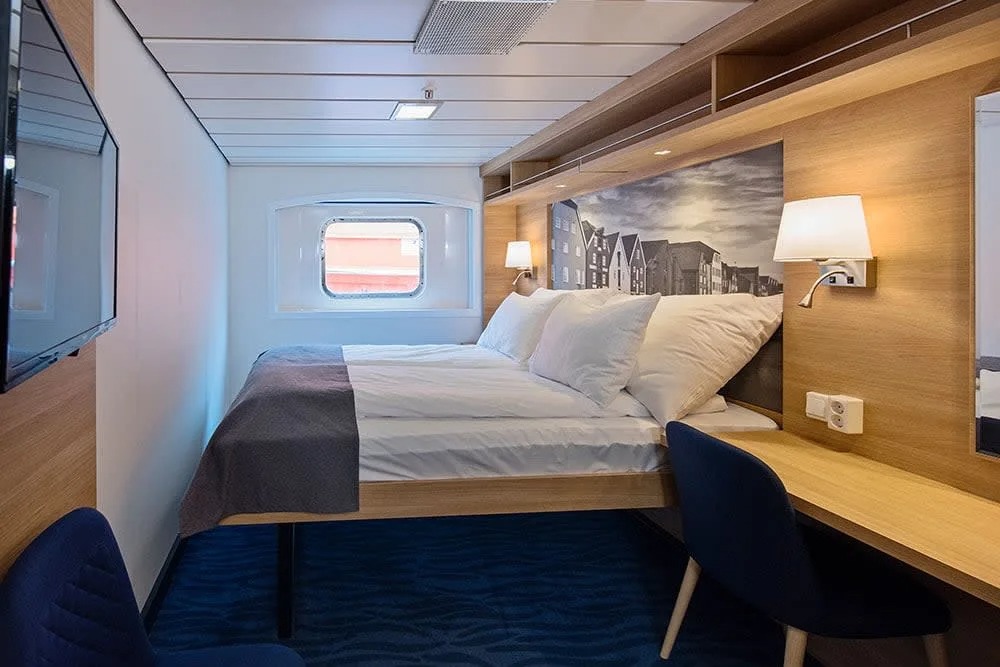 Double on upper or middle deck with window (restricted view)