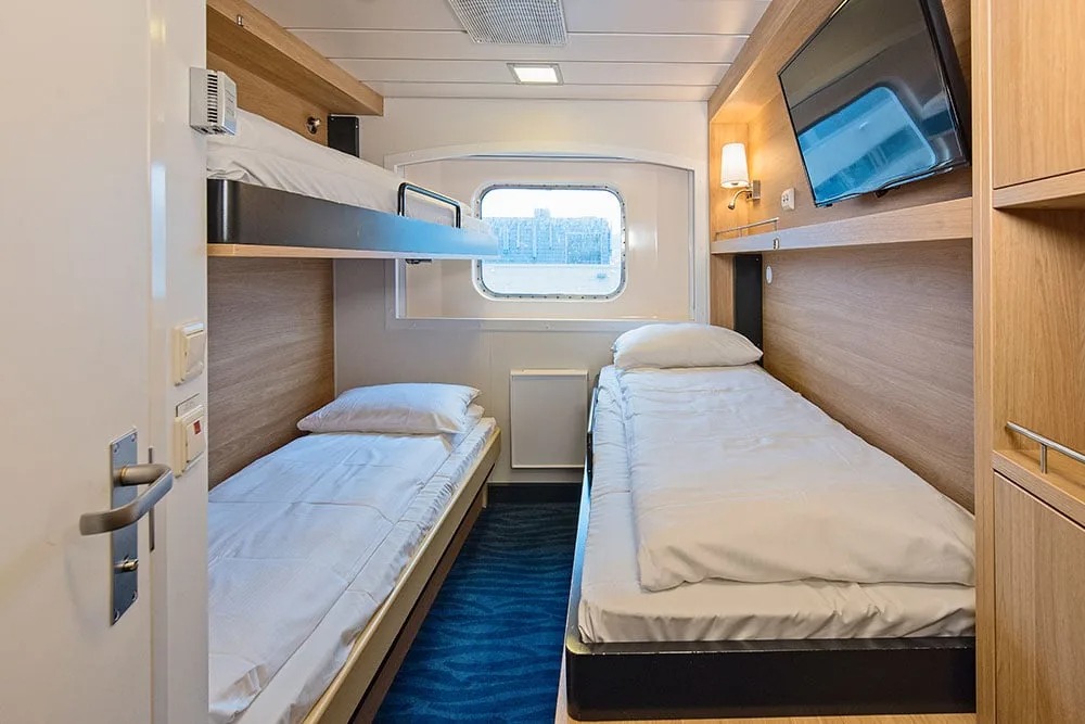 Triple on lower, middle or upper deck with window