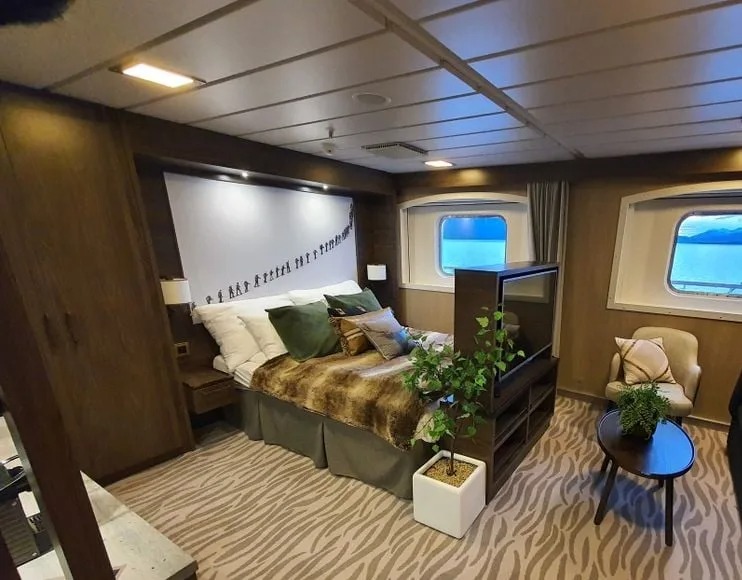 Mini suite on upper deck