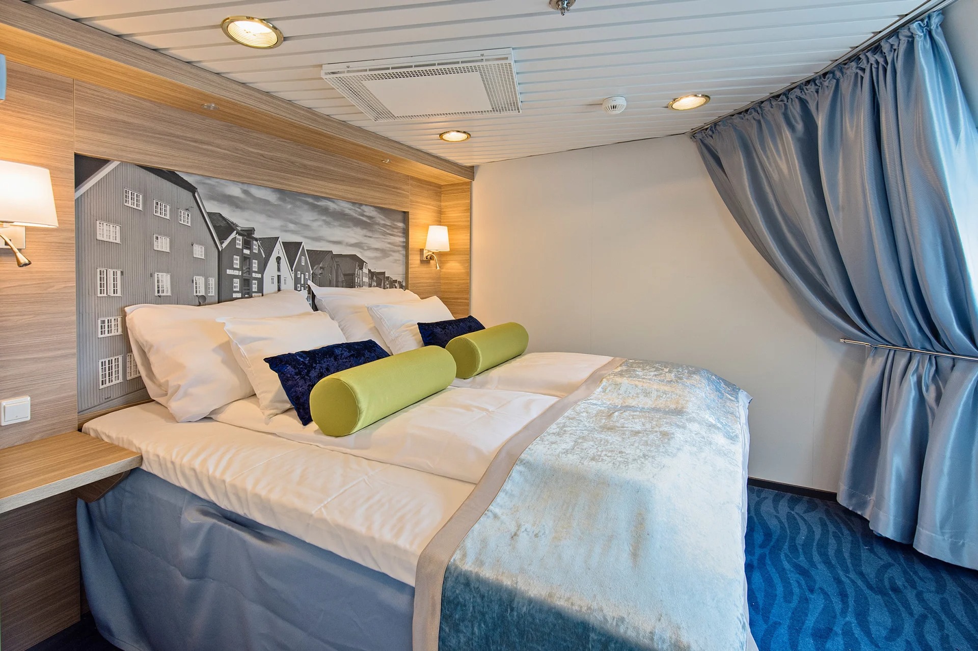 Two-bed suite on promenade deck