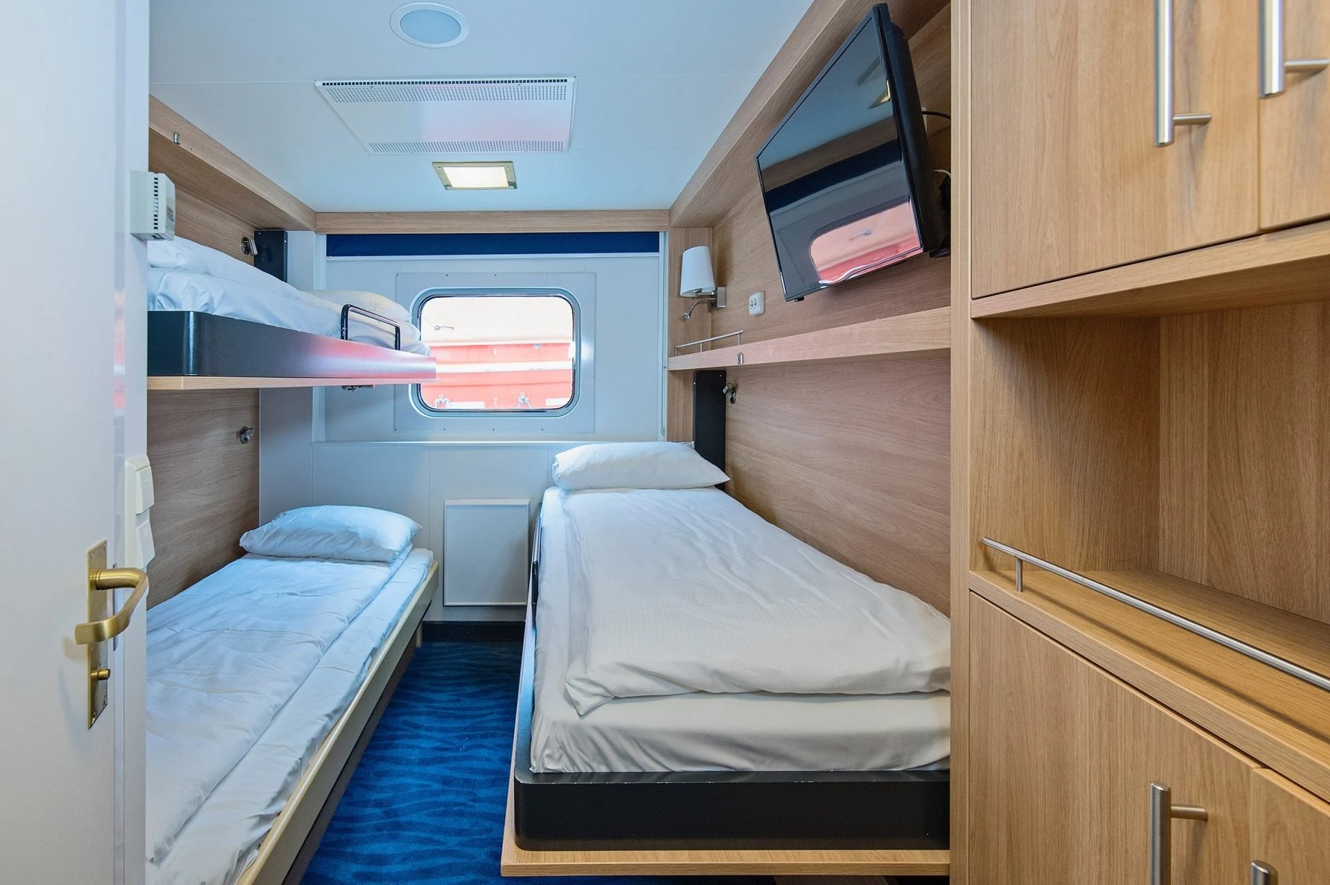 Triple on middle or upper deck with window (restricted view)