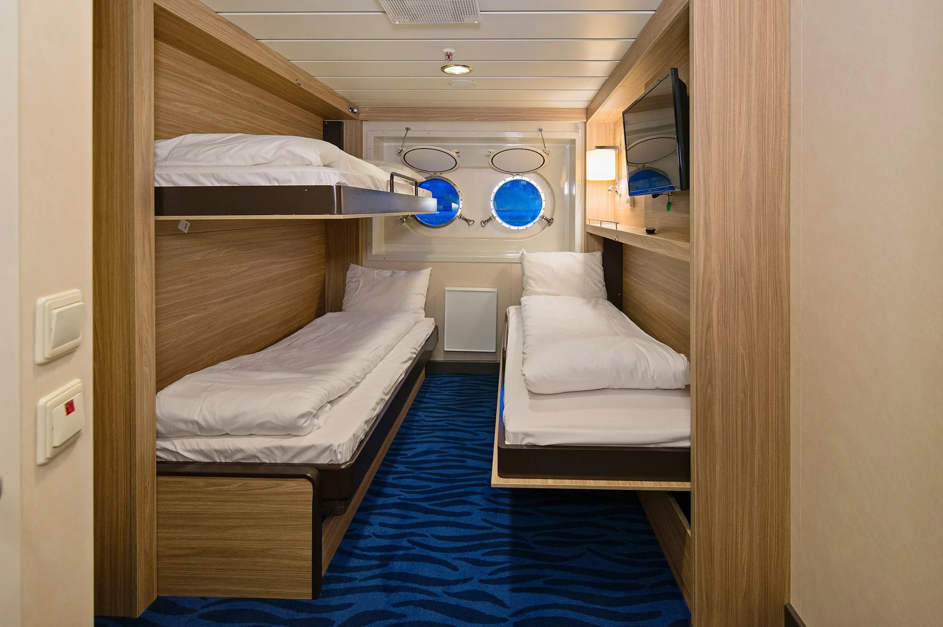Triple on lower deck with window