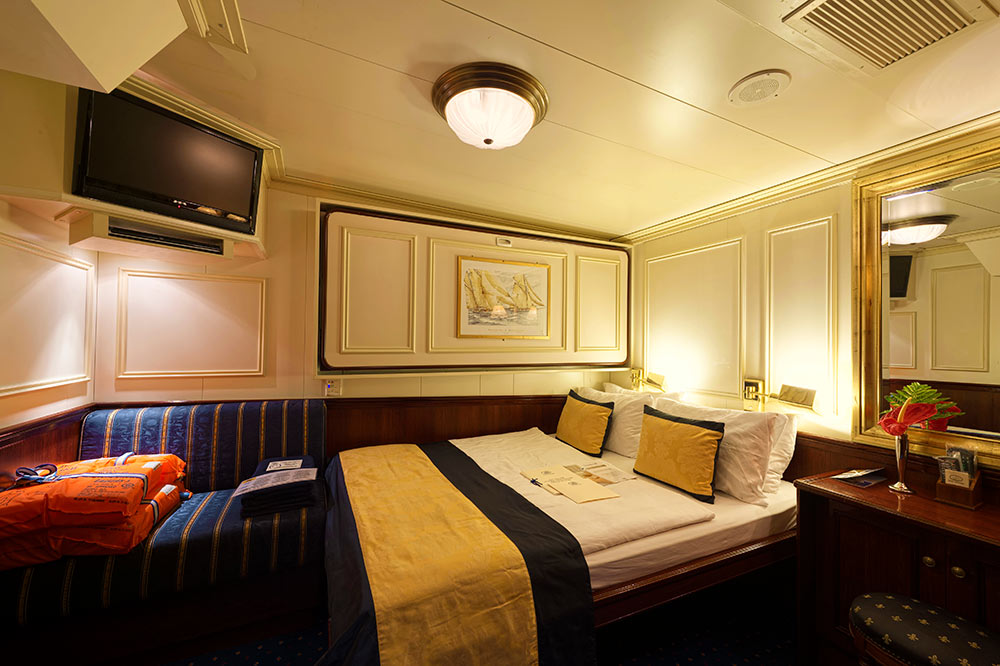 Category 6 - Inside Stateroom