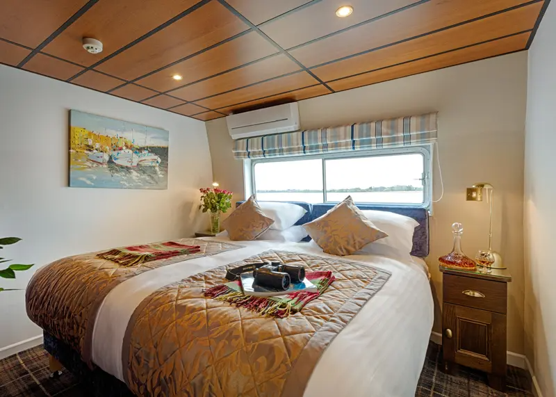 Double or Twin cabins (Scarriff Bay, Meelick Waters, Inner Lakes, Benjamimes and The Callows)