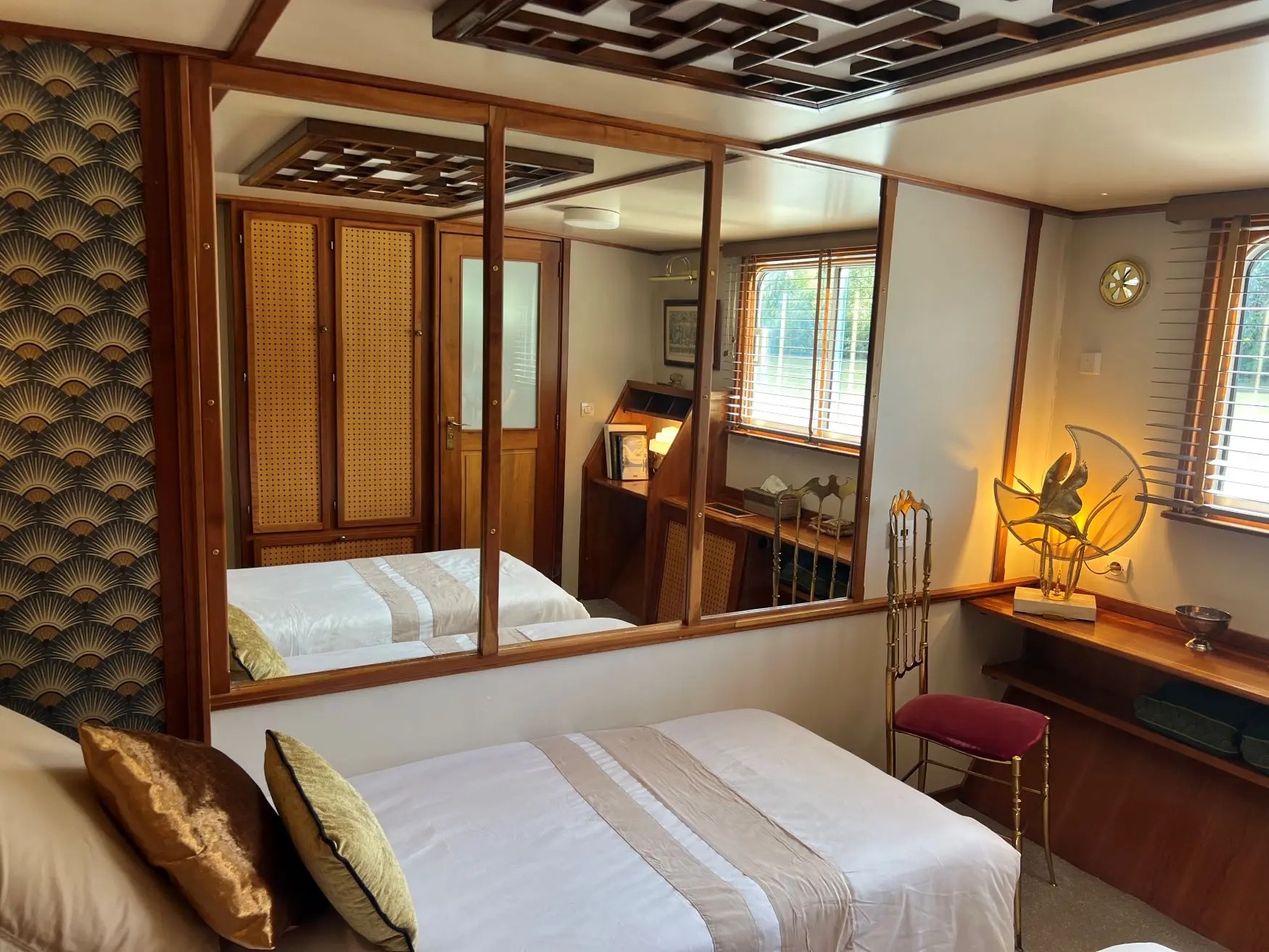 Suite (London, Paris, Venice)