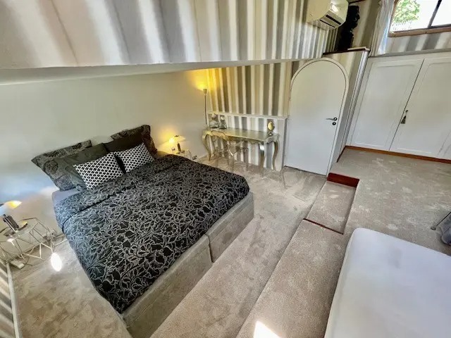 Double Cabin (Sauvia, Romaniu, Farigola)