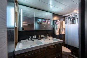 Double Cabin (Paris, Havana and Pampalona)