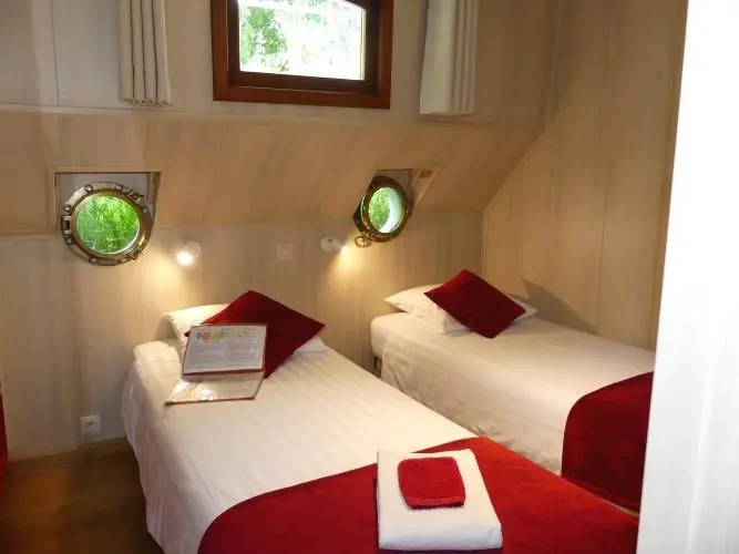 Double Cabin