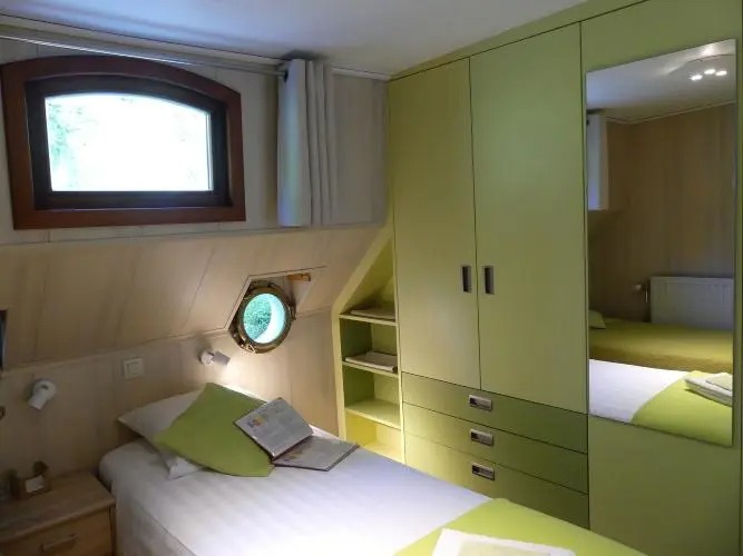 Double Cabin