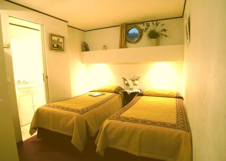 Double Cabin
