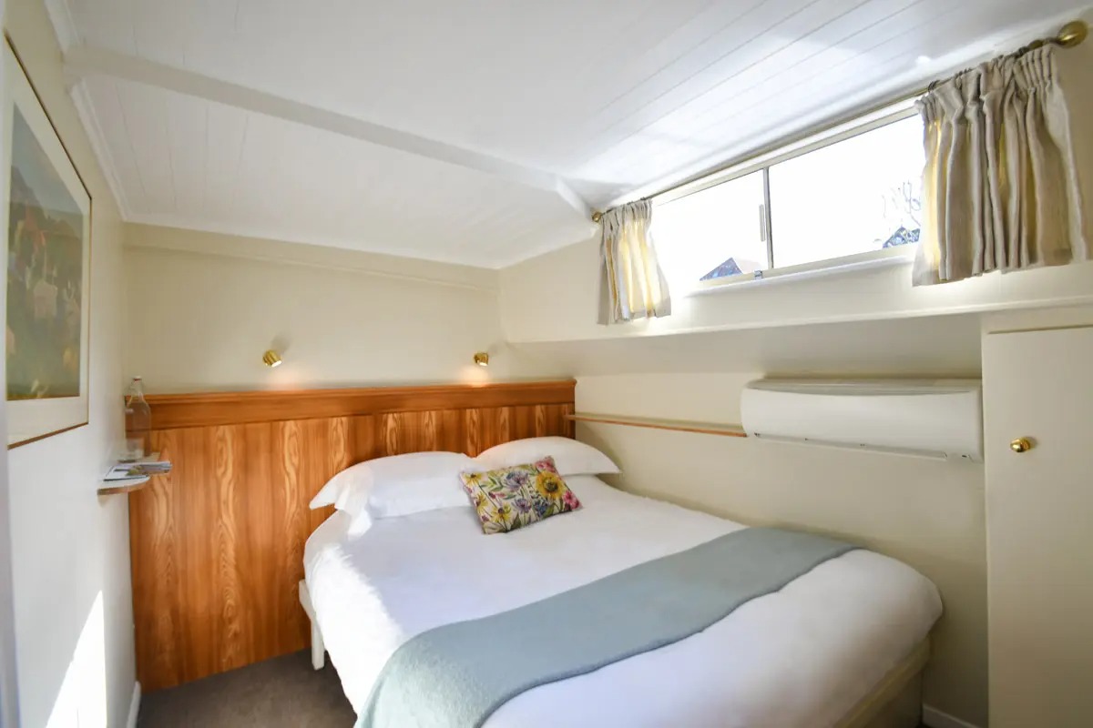 Double Cabin