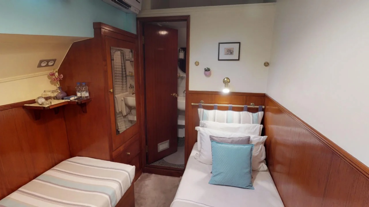 Stateroom Double Cabin (Ingres)