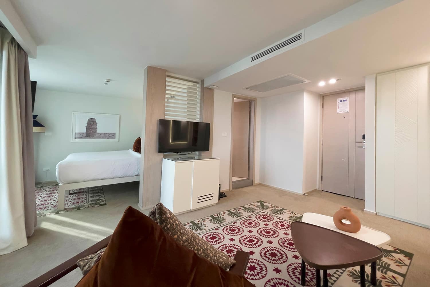 Deluxe Suite - French & Outside Balcony