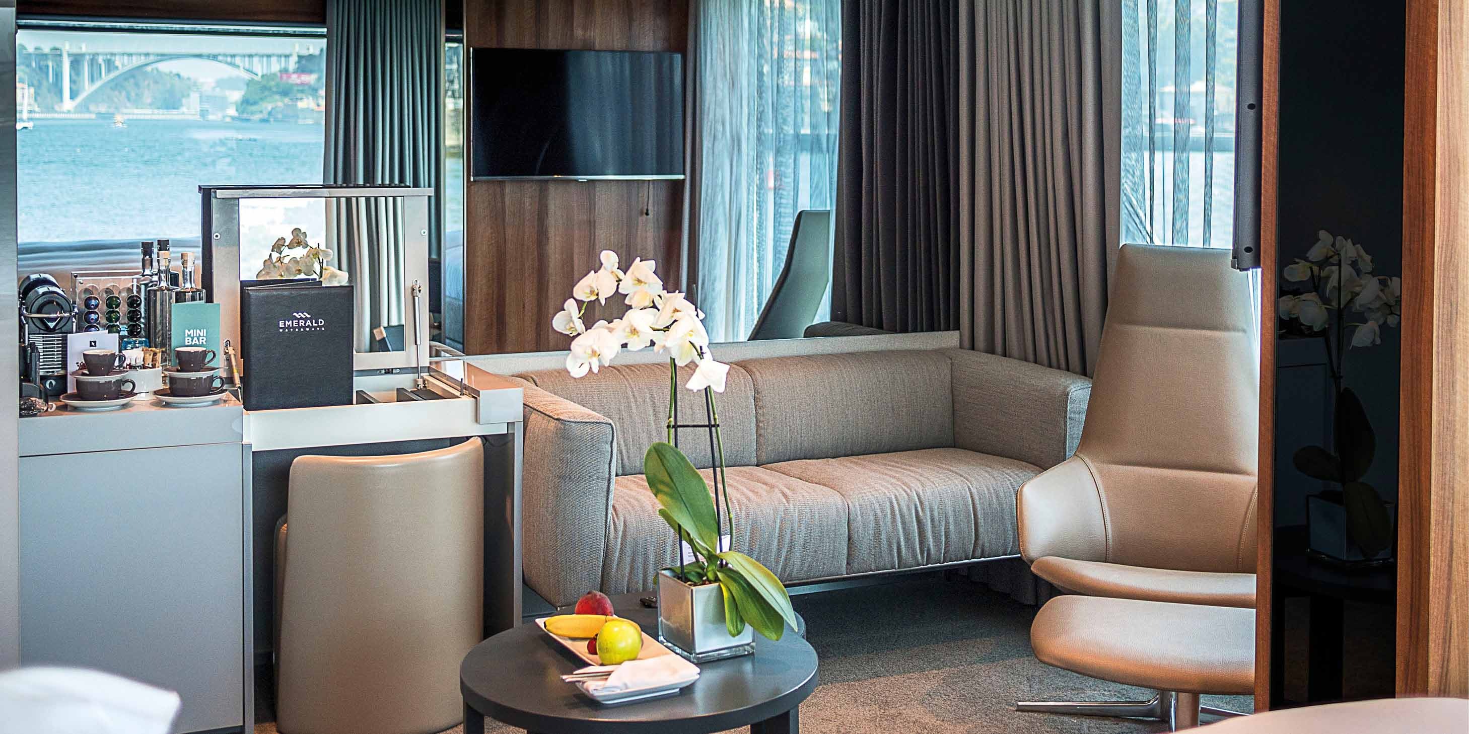 Emerald Riverview Suite