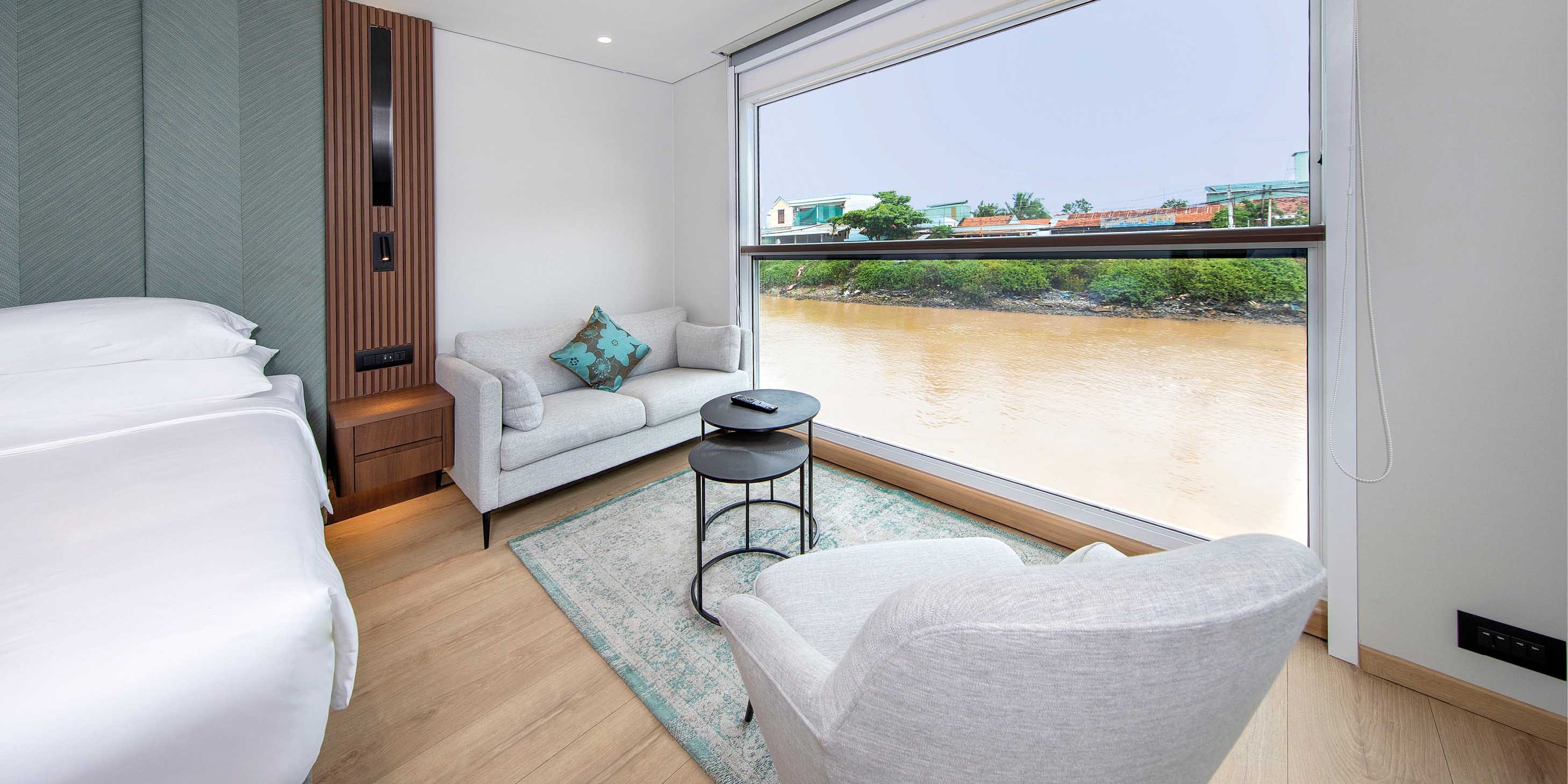 Emerald Panorama Balcony Suite