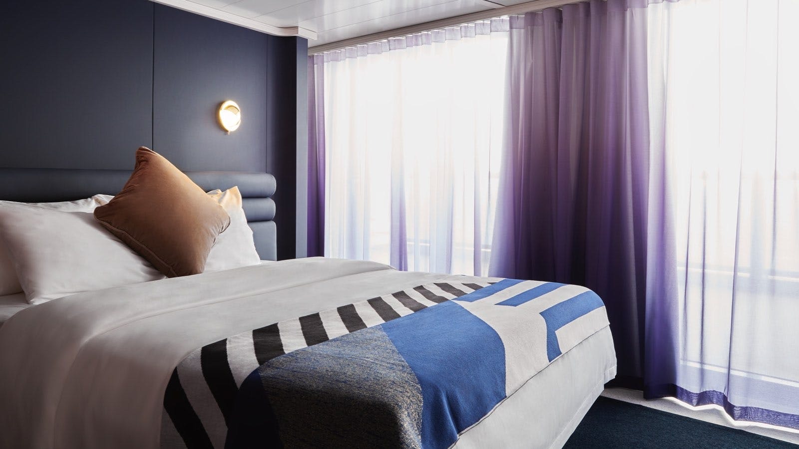 Mega RockStar Suites - Posh Suite