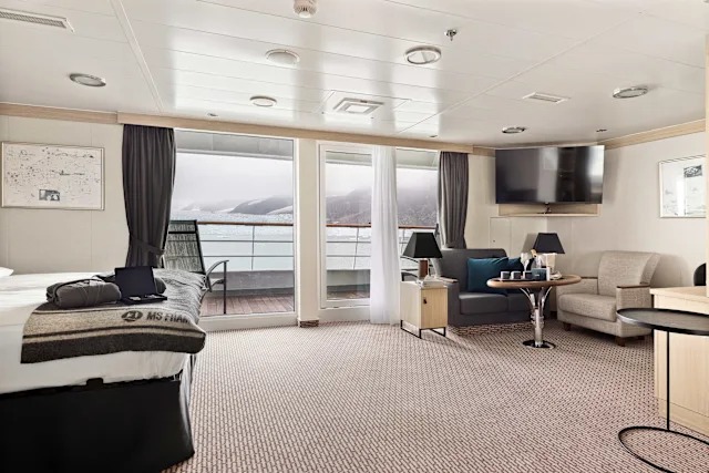 Expedition Suite Grand Suite with balcony