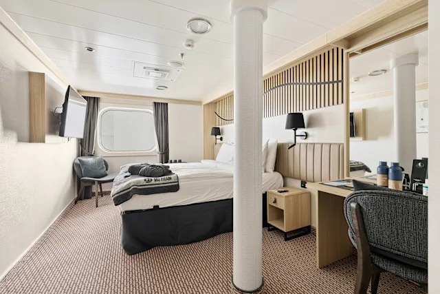 Polar Outside Cabin for 2 travelers