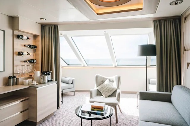 Expedition Suite Large Suite