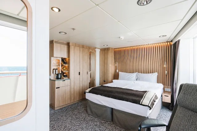 Arctic Superior Outside Cabin with Balcony