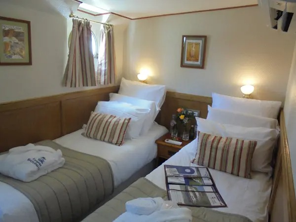 Stateroom Double Cabin (Merlot, Chardonnay, Sauvignon, Pinot Noir)