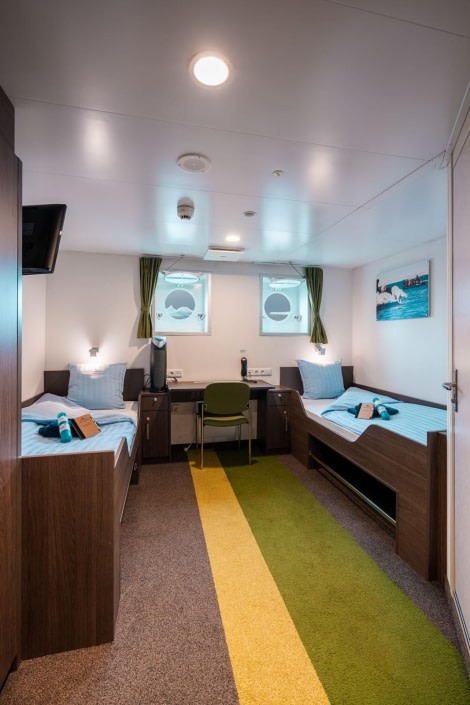 Twin Porthole