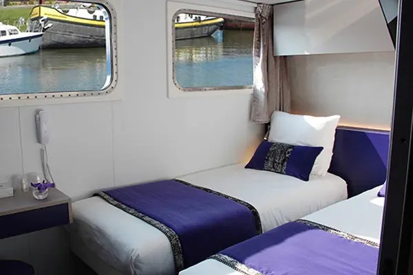 Double Cabin
