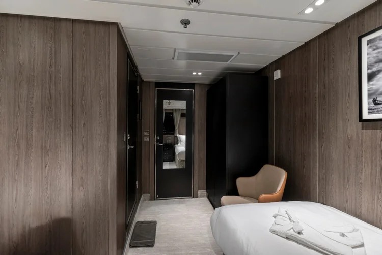 Odyssey Single Cabin