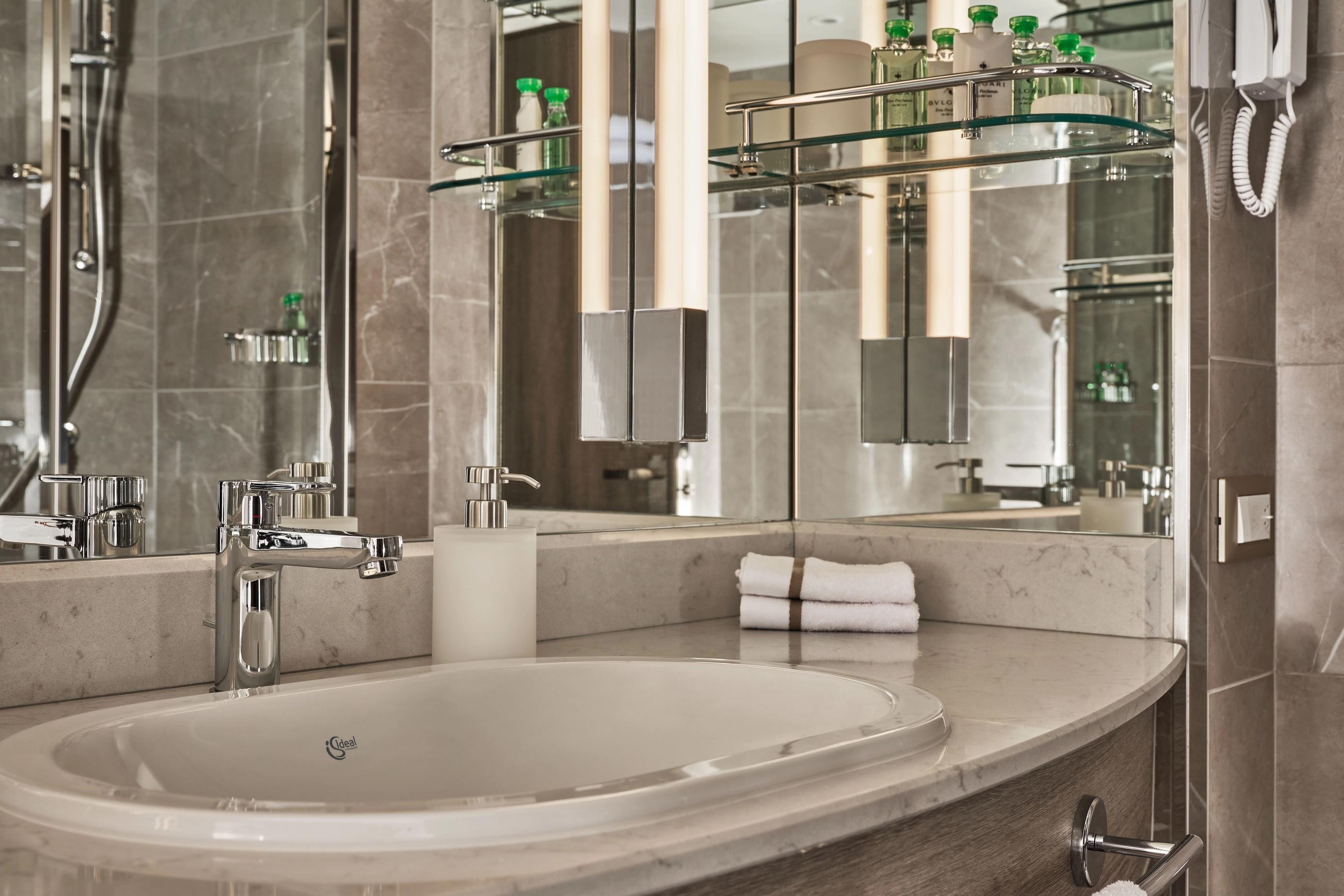 Classic Veranda Suite