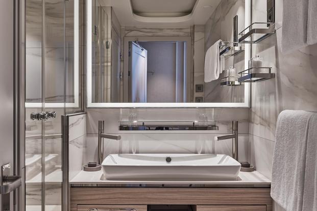 Classic Veranda Suite