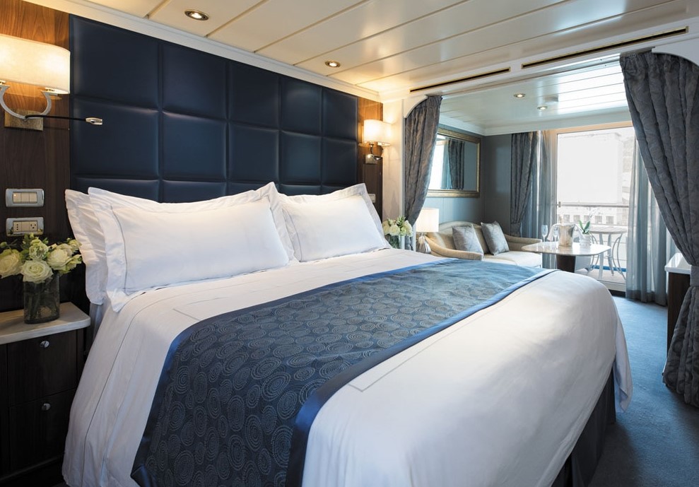 Deluxe Veranda Suite