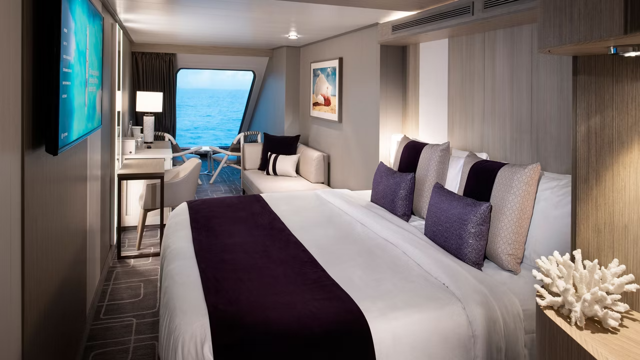 Deluxe Panoramic Oceanview Stateroom
