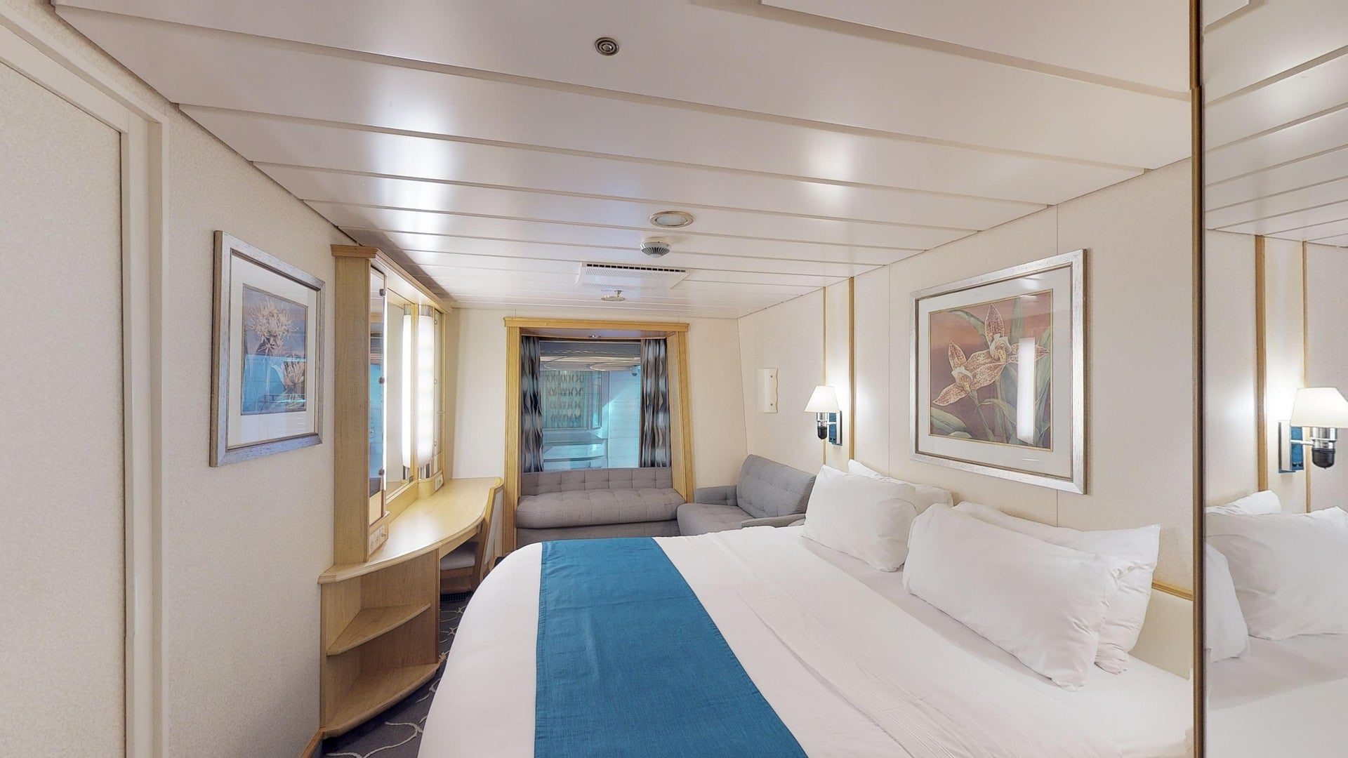 Connecting Promenade Interior