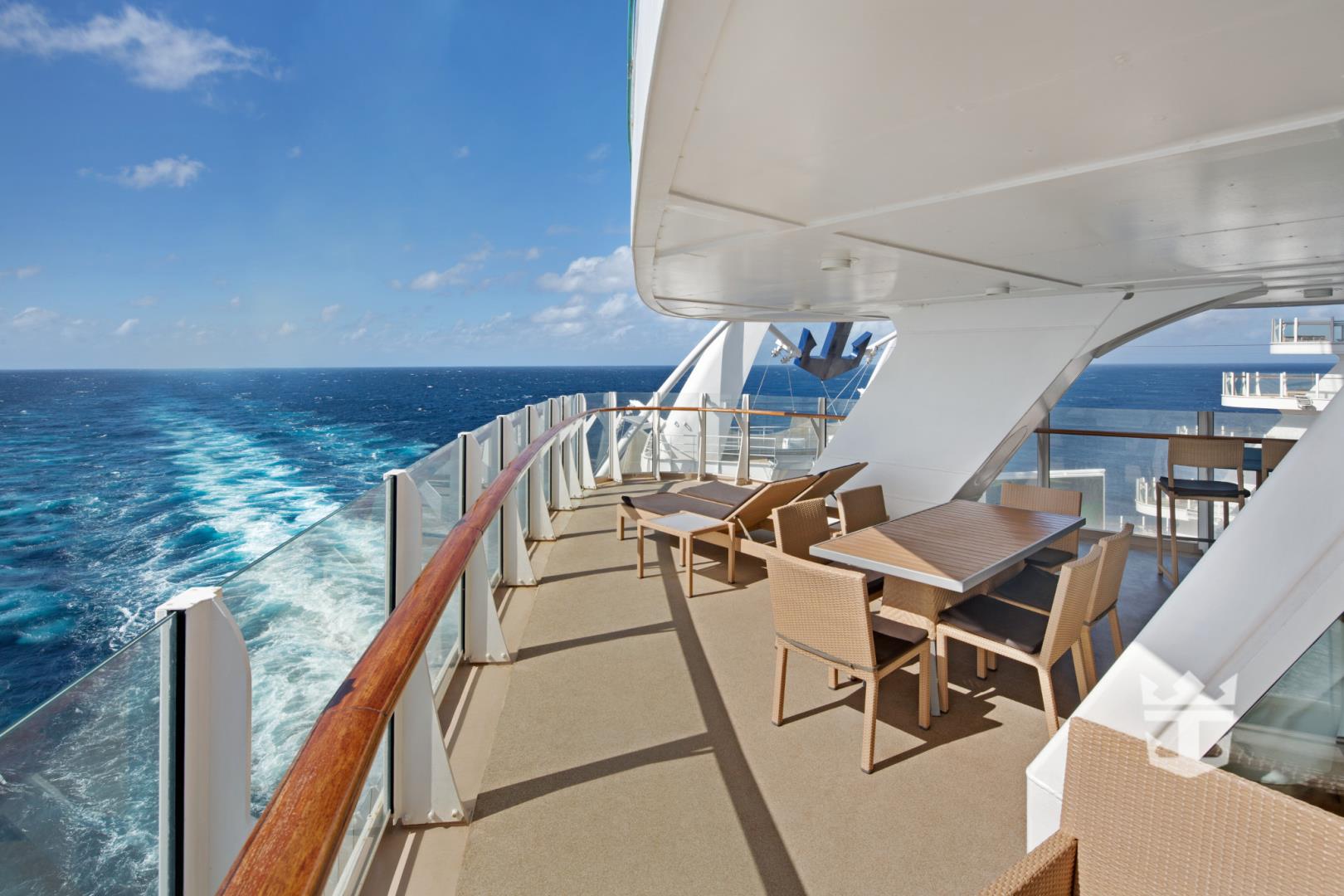 AquaTheater Suite with Large Balcony - 2 bedrooms