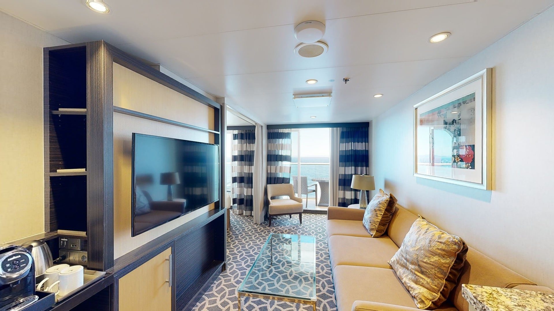 Grand Suite with Large Balcony - 1 Bedroom