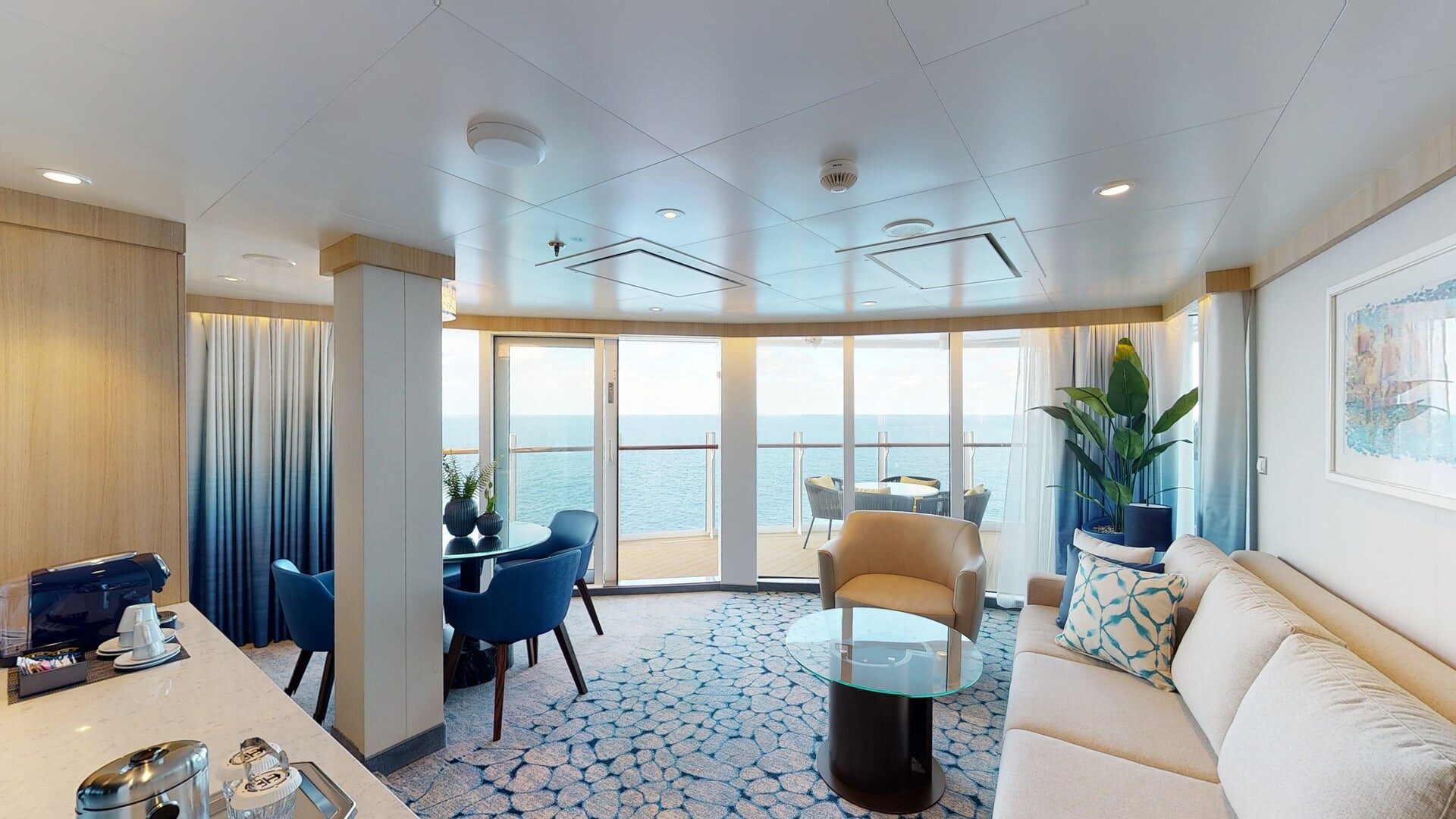 AquaTheater Suite with Large Balcony - 2 Bedrooms