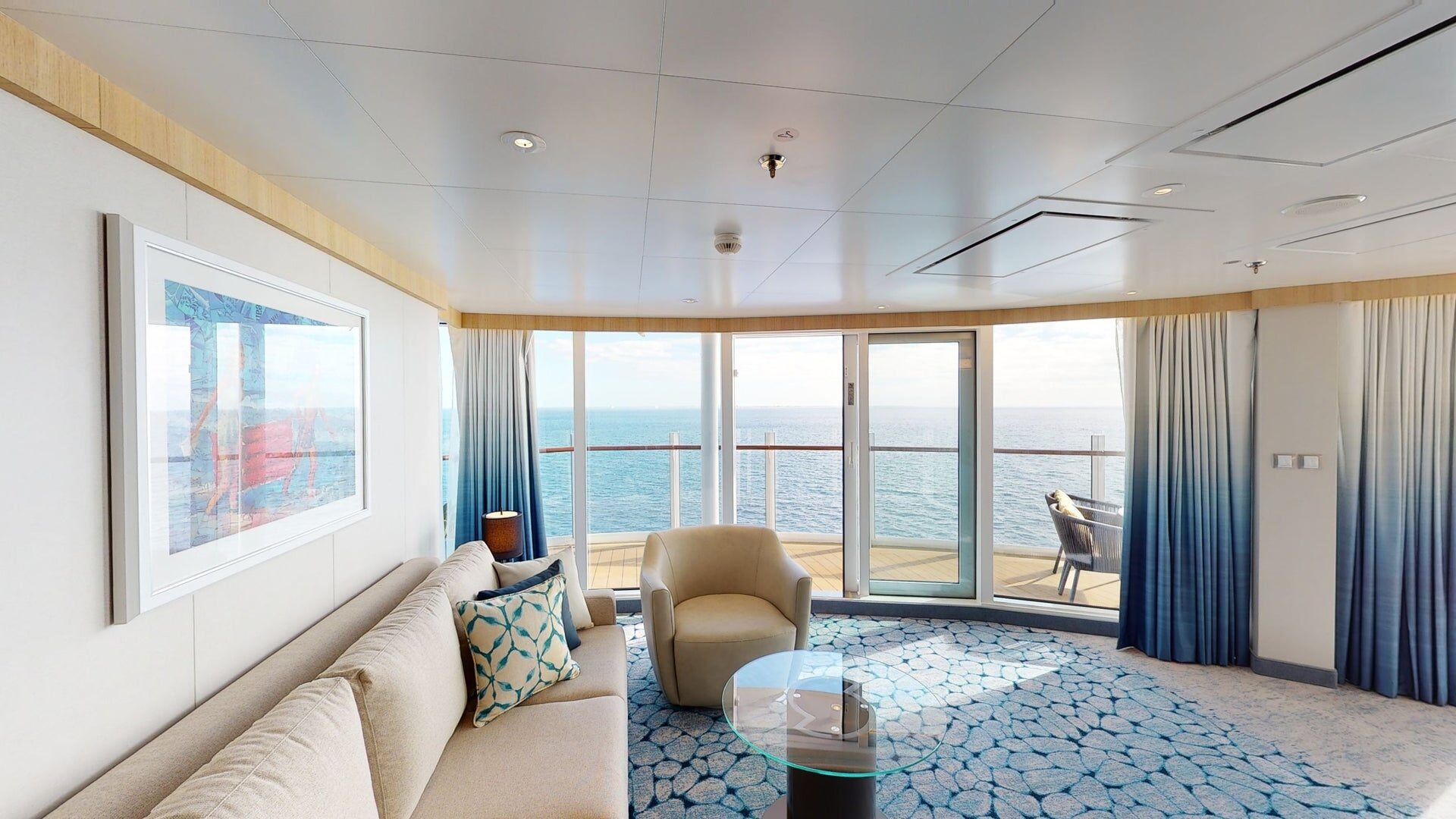 Spacious AquaTheater Suite - 1 Bedroom