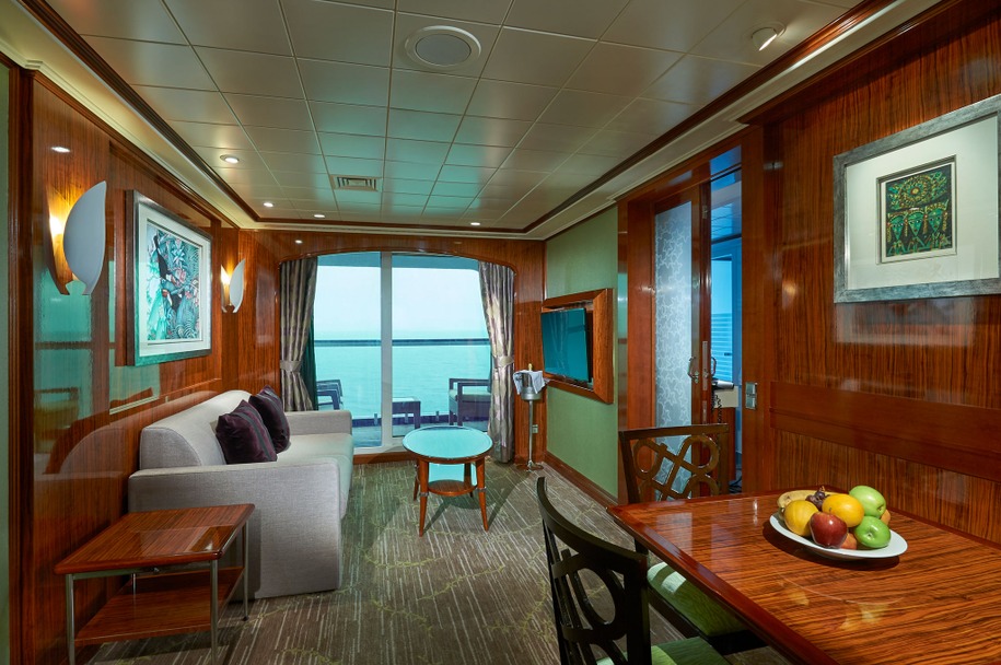 2-Bedroom Deluxe Family Suite with Balcony