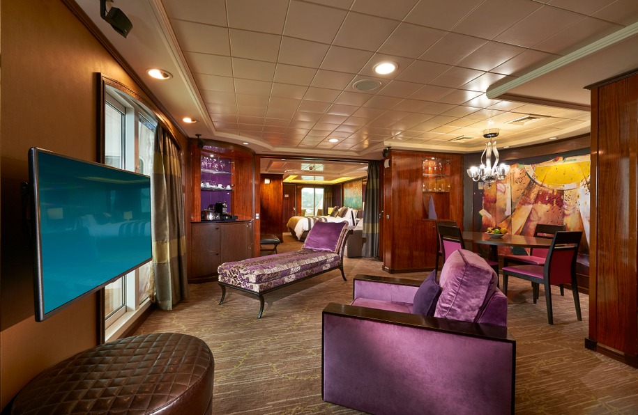 The Haven Deluxe Owner's Suite with Balcony