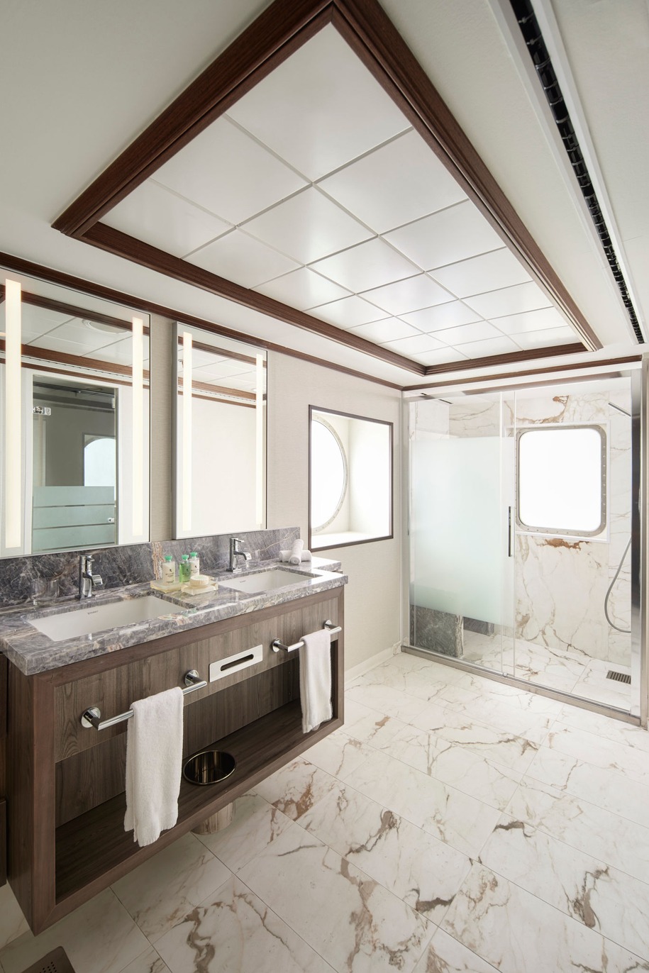 The Haven Deluxe Owner's Suite with Balcony