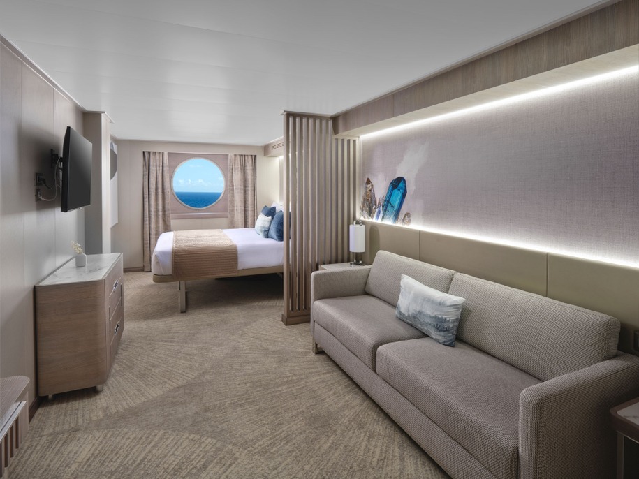 Large Oceanview with Round Window