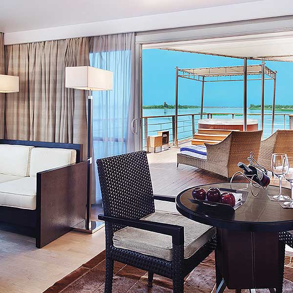 Luxury Suite